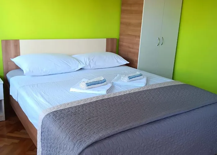 Apartman Tisno アパート ティスノ